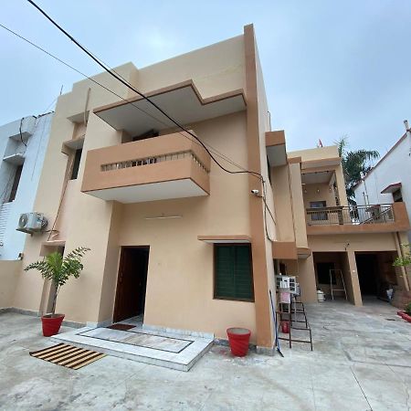 Backpackers Den Hostel Lucknow Exterior photo